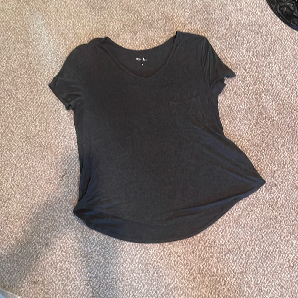 GUC Grace and lace Size small. Perfect pocket Tee